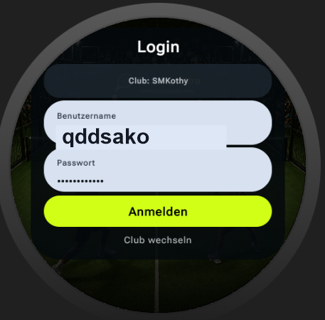Login-Screen der Uhr mit Clubanzeige, Benutzername qddsako, Passwortfeld und Anmelden Button